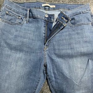 Levi Strauss Skinny Jeans. size 18W